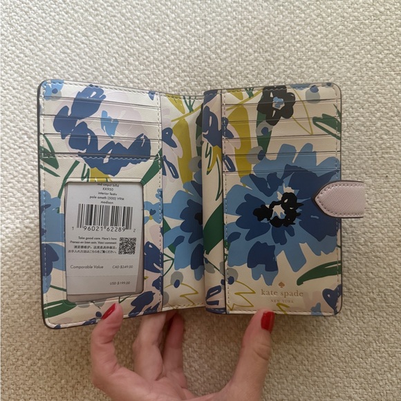 Kate Spade Light Pink Madison Medium Bifold Wallet - Picture 5 of 9